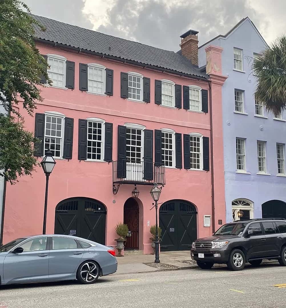 Rainbow Row houses on East Bay Street in Charleston, SC, home of Holy City Web Design